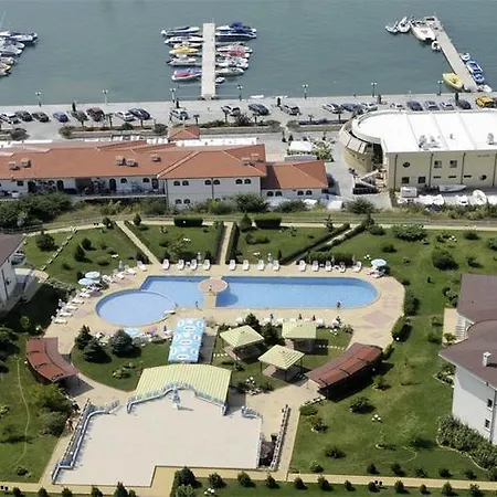 In Riviera Complex Apartament