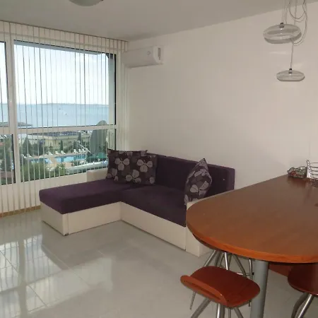 In Riviera Complex Apartament