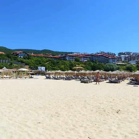 Апартамент In Riviera Complex Свети Влас