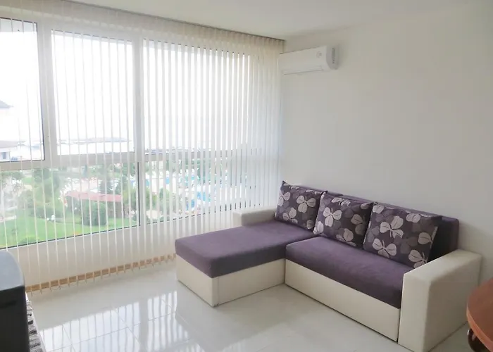 דירה In Riviera Complex *